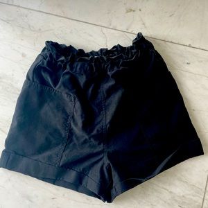 Wilfred Aritzia black cuffed shorts high waisted shorts size xxs